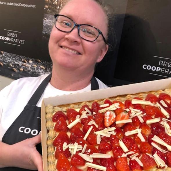 Stor jordbærtærte 20 personer